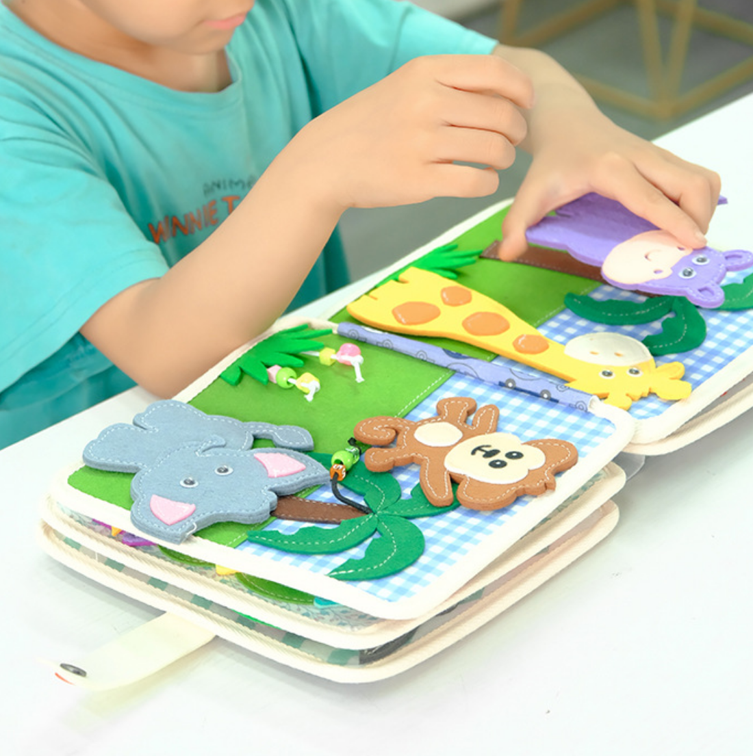 Libro sensorial León