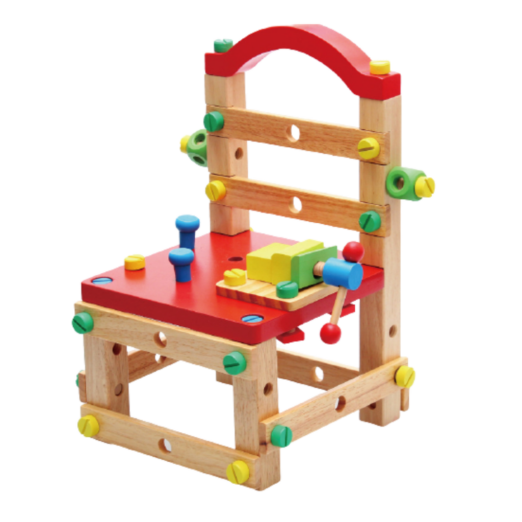Juego silla de madera con herramientas para armar.