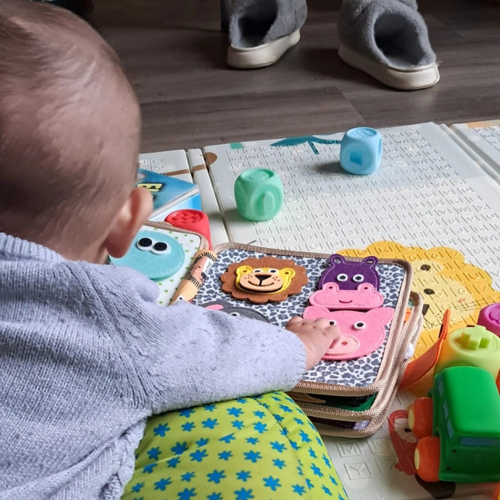 Libro sensorial Jirafa 1