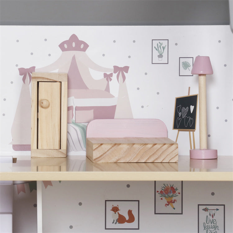 Casita de muñecas de madera con balcón